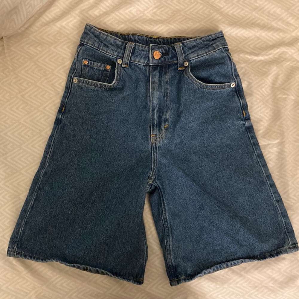 H&M 90s Vintage-Style High-Rise Bermuda Shorts